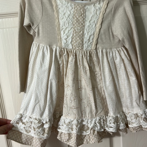 RICRAC AND RUFFLES BEIGE LACE AND FLORAL DRESS - Picture 2 of 3